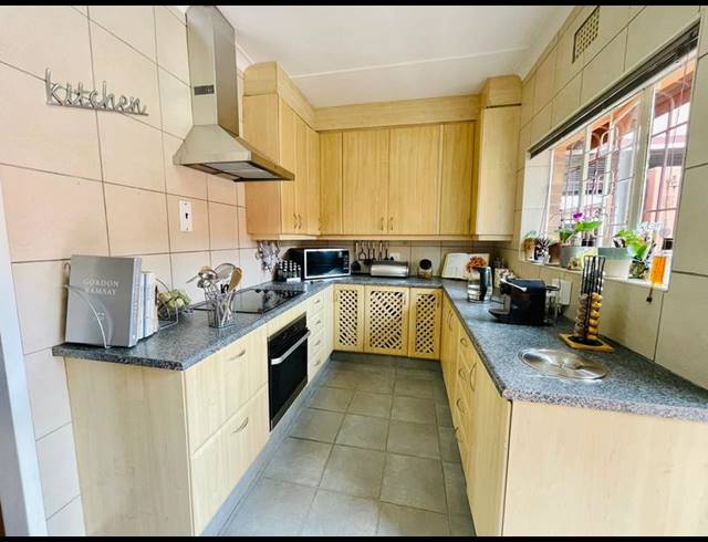 3 BEDROOM HOUSE FOR SALE IN LINMEYER